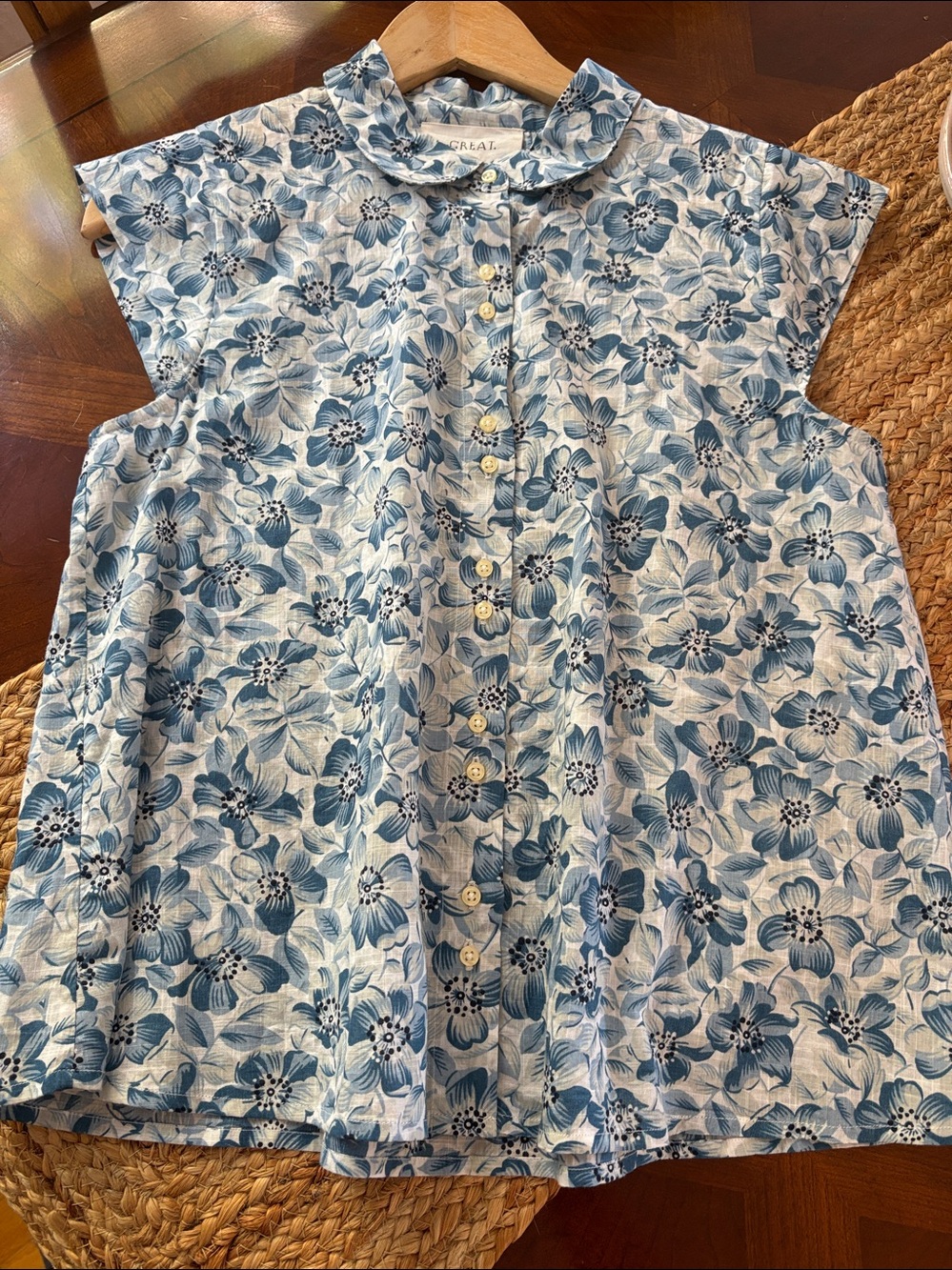 The Great Blue Floral Wren Cap
Sleeve Blouse